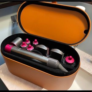 Dyson Airwrap with wall mount